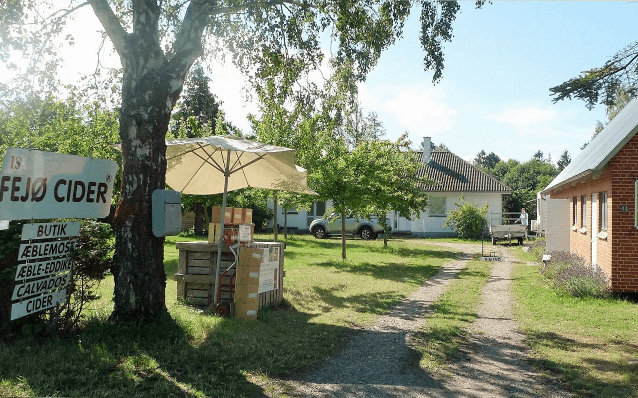 Fejø Æblemost, naturtrüber Apfelsaft, Bio, Vegan, Alkoholfrei "Braunerde, Mergel" - Fejø Cider, Dänemark