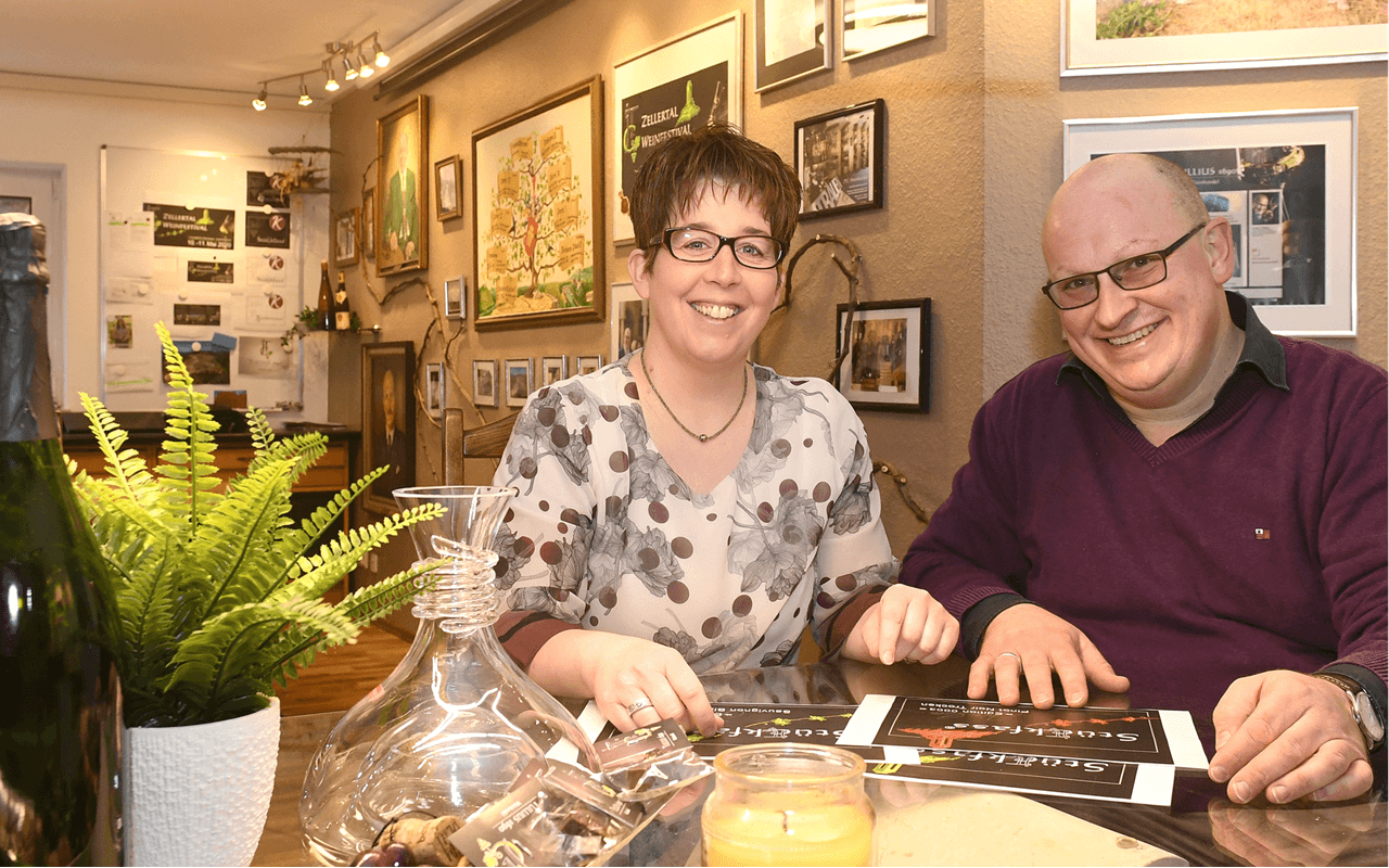 Holzkiste 6er "Best of Weinbibliothek für Enthusiasten" Präsent mit Schiebedeckel (Abholpreis Vinothek) 