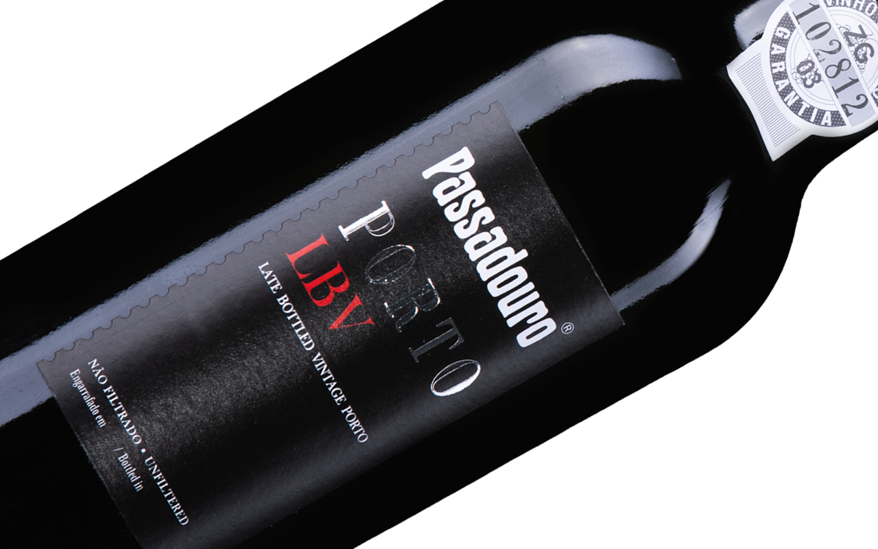 Portwein 2010 LBV Late Bottled Vintage "Schiefer" Quinta do Passadouro, Douro, Portugal Portwein 2010 LBV Late Bottled Vintage "Schiefer" Quinta do Passadouro, Douro, Portugal